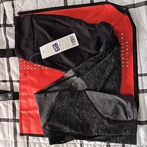 * NWT LULULEMON Inspire Tight Heathered Black/Black SIZE 4